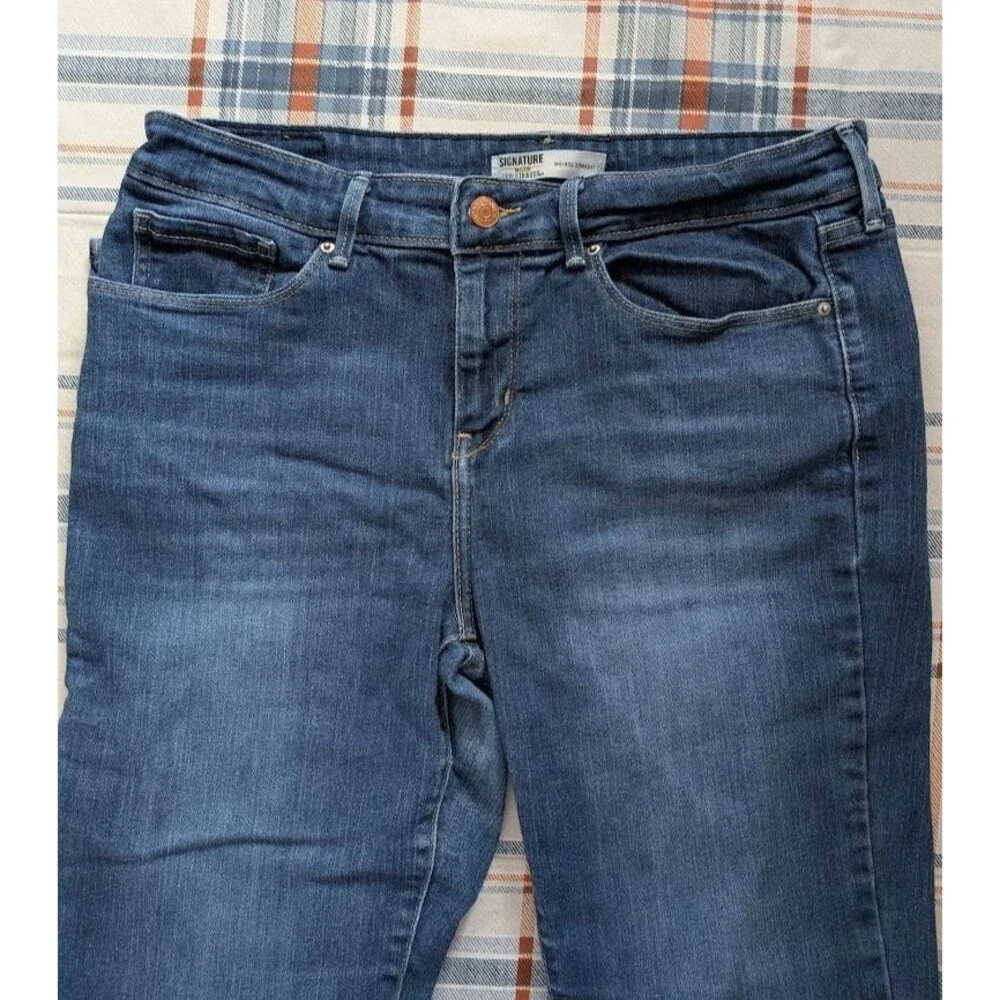 Women's Levi's Jeans Size 10 Long | Straight Leg, Mid Rise, Signature Gold label - Picture 3 of 10